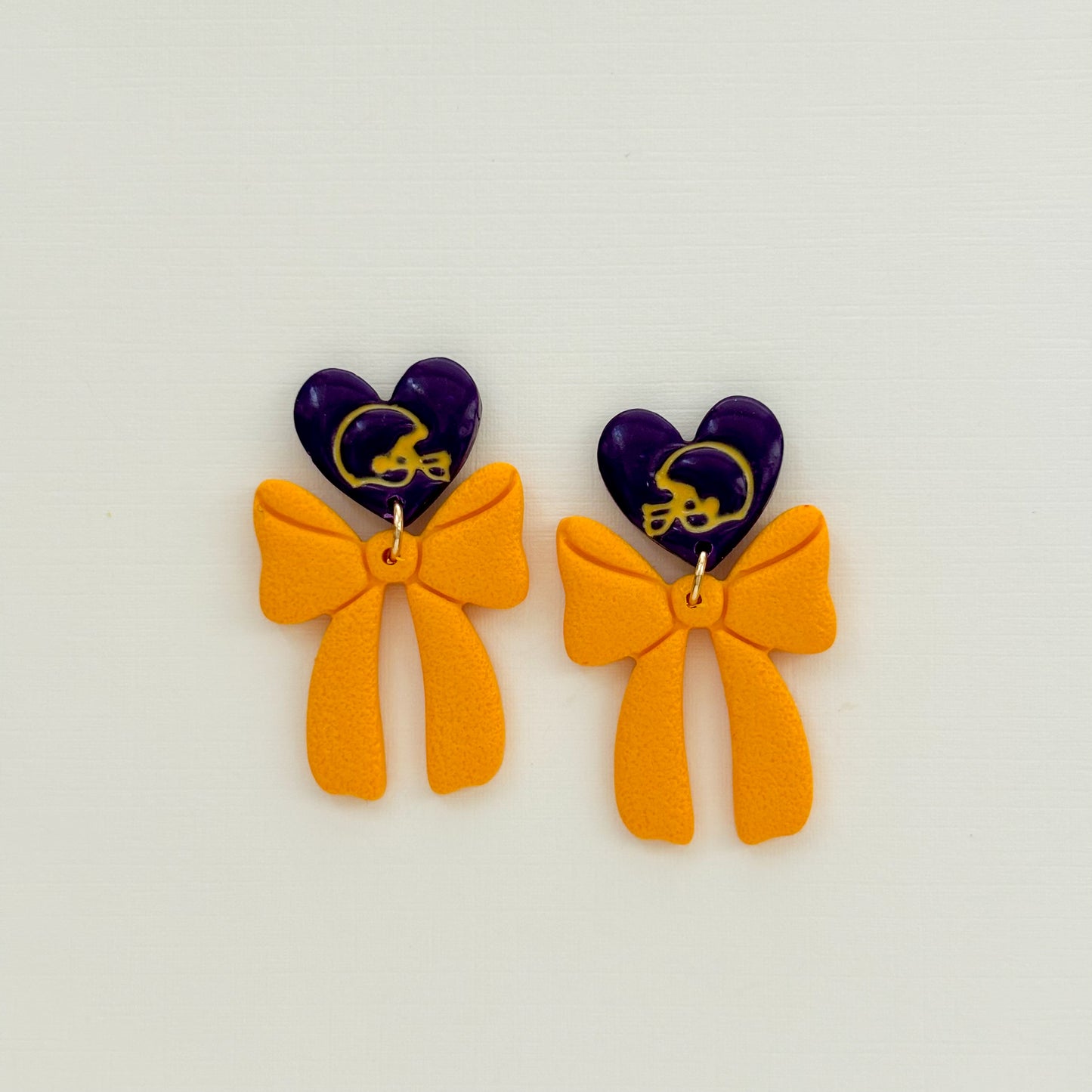 Helmet Heart Bow Dangles - Choose Team