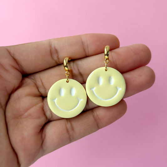 Butter Smiley Huggies