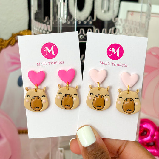 Coco The Cabybara Face Dangles - Choose Heart
