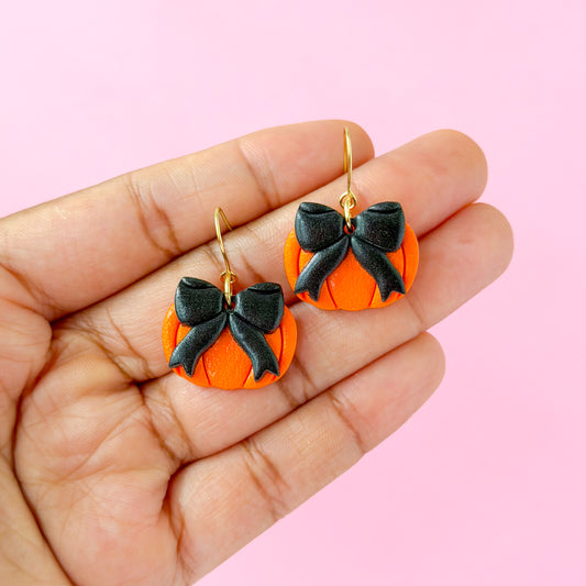 Pumpkin Bow Dangles - Black Bow